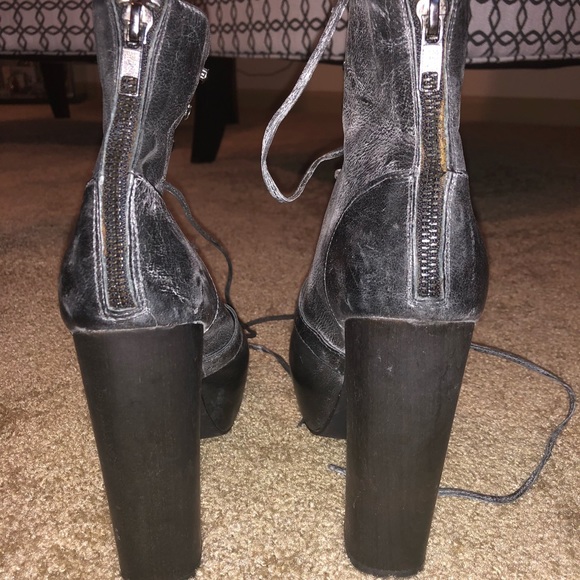❌SOLD❌ EUC Steve Madden Carnaby Ankle Boots - Picture 4 of 5